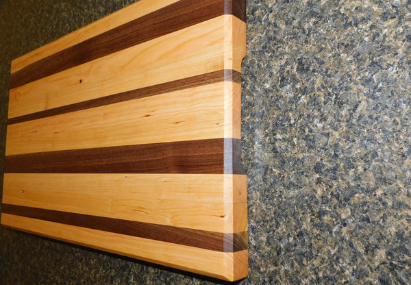Black Walnut & Cherry Wood Edge Grain Cutting Board - Springhill Millworks
