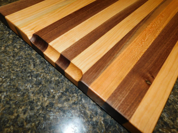 Black Walnut & Cherry Wood Edge Grain Cutting Board with Chamfered Edge - Springhill Millworks