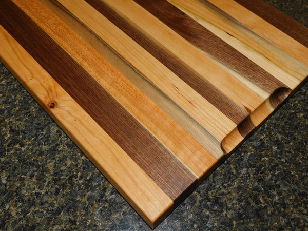 Black Walnut & Cherry Wood Edge Grain Cutting Board with Chamfered Edge - Springhill Millworks