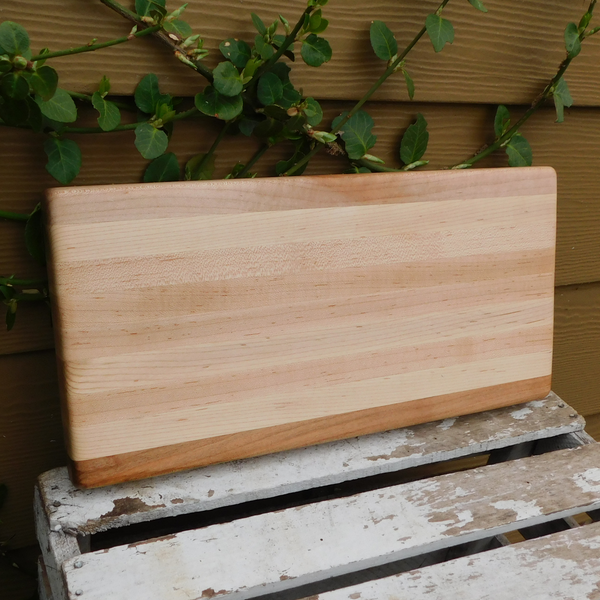 Maple Wood Edge Grain Cutting Board