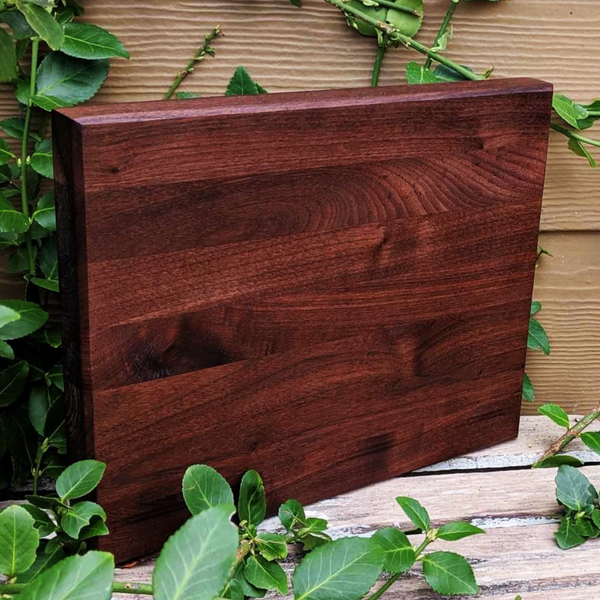 Black Walnut Wood Edge Grain Cutting Board with Beveled Edge & Rubber Grip Feet