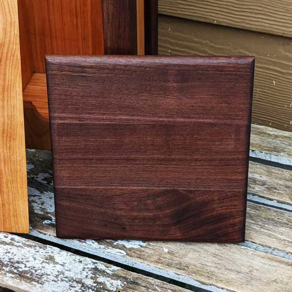 Cherry and Black Walnut 3-Liter Wine Box Holder – Close-up of Wood Grain