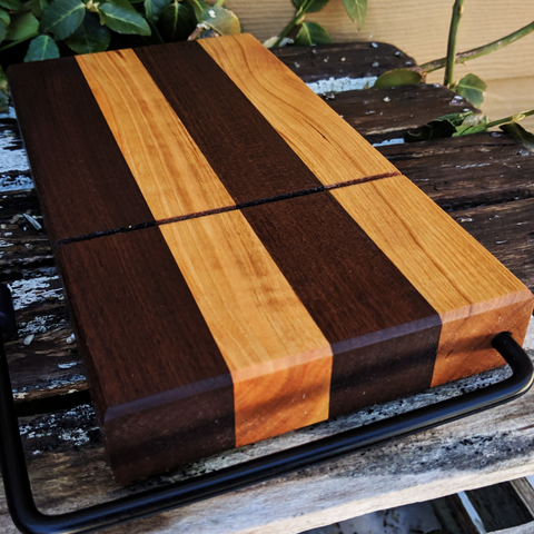 Close-up of built-in slicer groove on cheese board